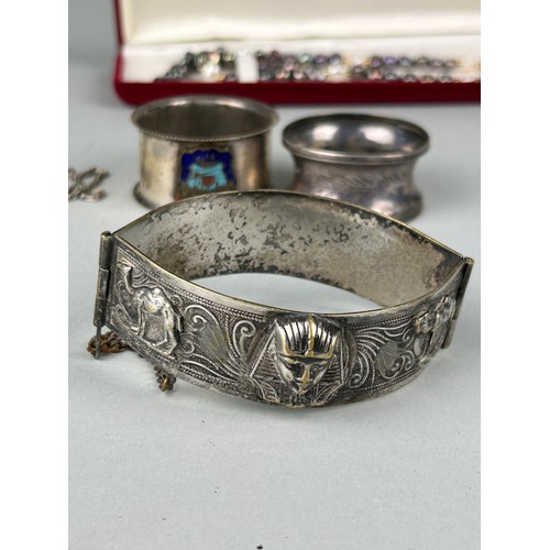 55 - A COLLECTION OF MISCELLANEOUS SILVER, SILVER JEWELLERY AND SILVER PLATE, 

The silver weighing: 160g... 