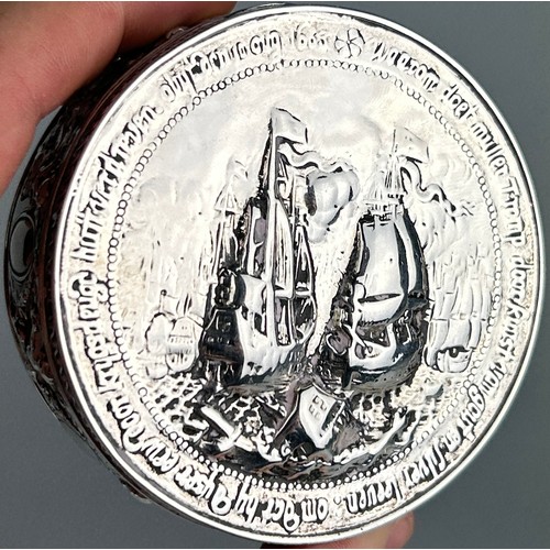 65 - A DUTCH SILVER BOX MADE TO COMMEMORATE THE DEATH OF ADMIRAL MAARTEN HARPERTZOON TROMP, 

Inscribed d... 