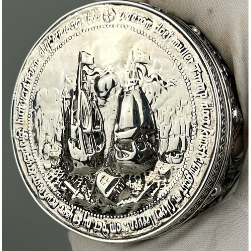 65 - A DUTCH SILVER BOX MADE TO COMMEMORATE THE DEATH OF ADMIRAL MAARTEN HARPERTZOON TROMP, 

Inscribed d... 