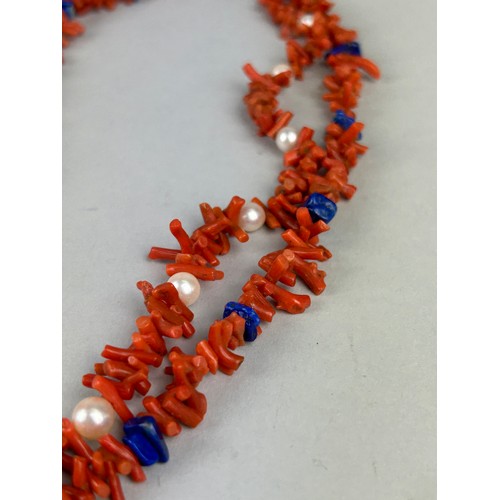 10 - A CORAL, LAPIZ LAZULI AND CULTURED PEARL NECKLACE WITH FLORAL SHAPED CENTREPIECES AND SILVER CLASP.
... 