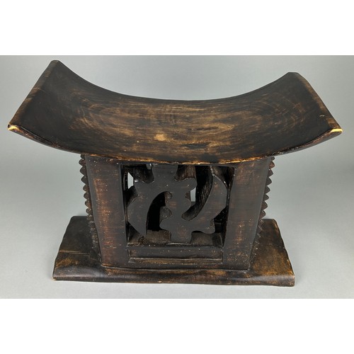 474 - AN ANTIQUE ASHANTI STOOL, 55cm w x 26.5cm d x 43cm h

Used condition, with marks, dents and scratche... 