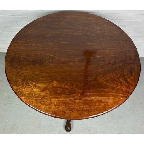 451 - A 19TH CENTURY TILT TOP TABLE ON TURNED COLUMN AND THREE LEGS