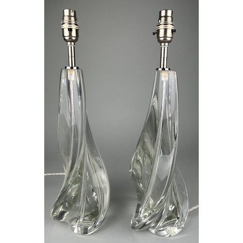 537 - A PAIR OF ITALIAN MURANO GLASS TABLE LAMPS (2) 

45cm H each

Of twisting, slender form.