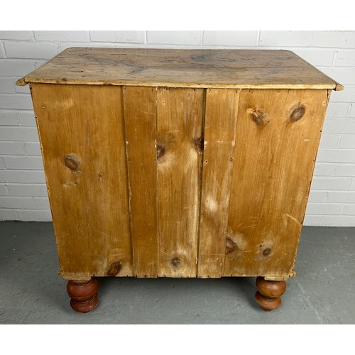 461 - A PINE CHEST OF DRAWERS, TWO SHORT DRAWERS OVER TWO LONG DRAWERS, RAISED ON FOUR TURNED LEGS, 

85cm... 