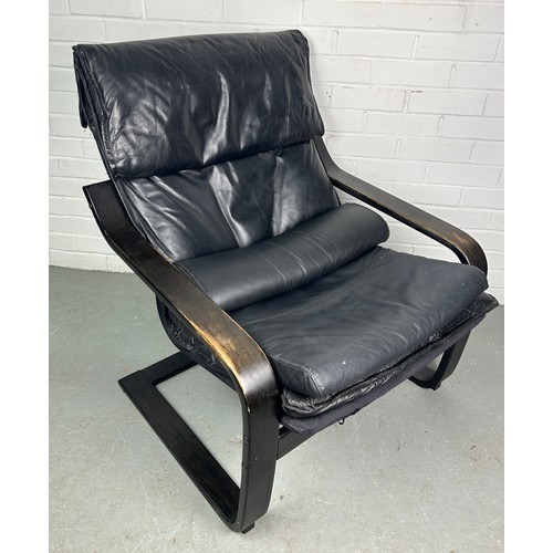 499 - A MID CENTURY LEATHER UPHOLSTERED 'S-BEND' CHAIR 

90cm x 78cm x 75cm