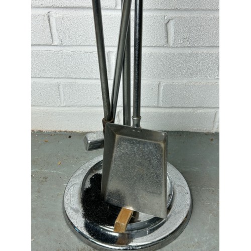 532 - A CHROME AND PLASTIC FIRE STAND WITH FIRE EQUIPMENT (4)