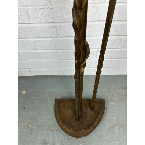 525 - TWO METAL ROPE STANCHIONS, with brass pine cone detail and red rope, 106cm h (each)



Used conditio... 