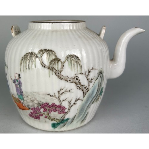 135 - A CHINESE PORCELAIN TEA POT TONGZHI PERIOD (1861-1875), 12.5cm h 

Decorated with with a rural fishi... 