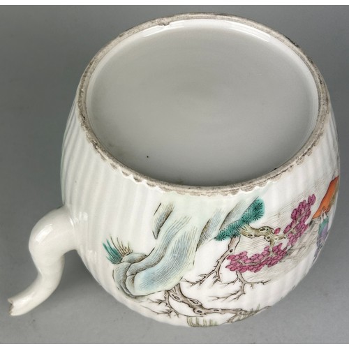 135 - A CHINESE PORCELAIN TEA POT TONGZHI PERIOD (1861-1875), 12.5cm h 

Decorated with with a rural fishi... 