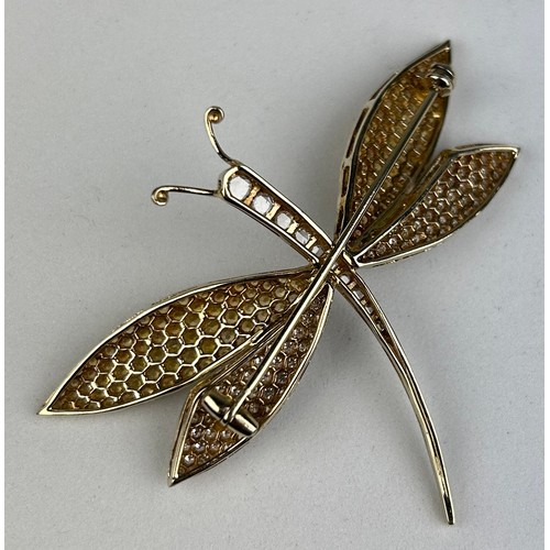 88 - AN 18CT GOLD DRAGONFLY BROOCH SET WITH DIAMONDS AND YELLOW SAPPHIRES,  

Weight: 14gms