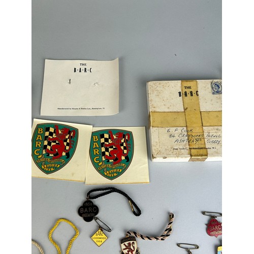 106 - A COLLECTION OF EIGHTEEN GOODWOOD BARC ENAMEL LAPEL PINS (18), 

In original box.