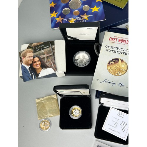 109 - A LARGE COLLECTION OF QEII SILVER PROOF AND GOLD PLATED PROOF COINS FOR JUBILEES AND OTHER MEMORIALS... 