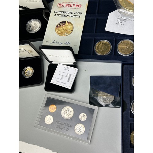 109 - A LARGE COLLECTION OF QEII SILVER PROOF AND GOLD PLATED PROOF COINS FOR JUBILEES AND OTHER MEMORIALS... 