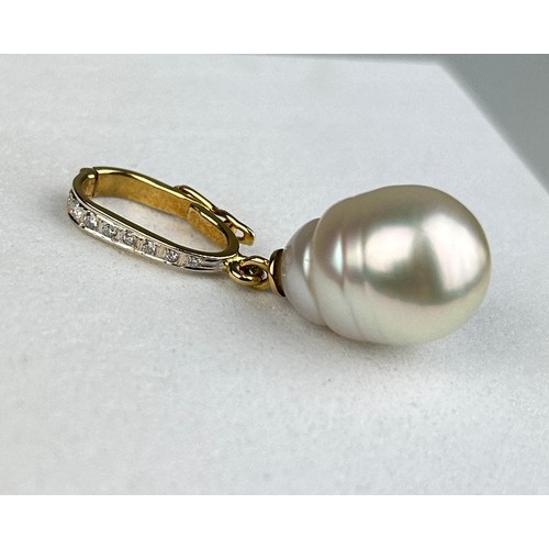 97 - A PEARL PENDANT WITH 18CT GOLD CLASP SET WITH DIAMONDS, 

Weight: 5.8gms