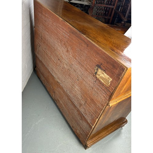 506 - A CONTINENTAL WALNUT SERPENTINE BUREAU, 

116cm x 108cm x 58cm 
Early 20th century, with fall front ... 