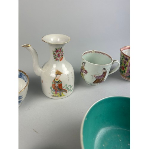 89 - A COLLECTION OF ELEVEN CHINESE AND CHINESE EXPORT PORCELAINS (11)

Including 19th century bowls, cup... 