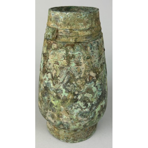 7 - A CHINESE ARCHAIC STYLE BRONZE VERDIGRIS ARROW VASE