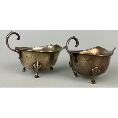 144 - A PAIR OF SILVER SAUCEBOATS, 

Total weight: 192gms