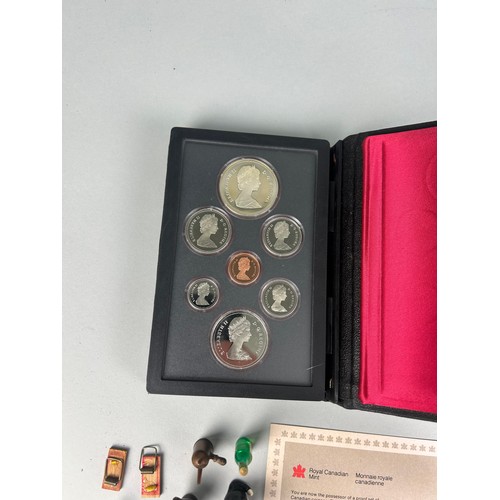 359 - A MIXED LOT TO INCLUDE ANTIQUE DOLLS HOUSE ITEMS AND A CANADIAN PROOF COIN SET (Qty)