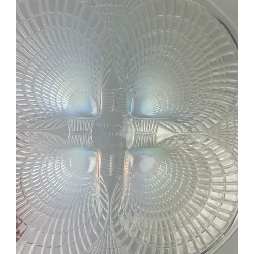 326 - A SET OF FOUR RENE LALIQUE OPALESCENT 'COQUILLES' GLASS DISHES, 

20cm in diameter each. 

Good cond... 