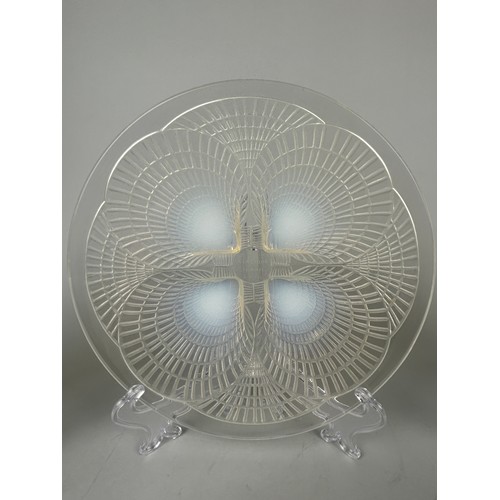 326 - A SET OF FOUR RENE LALIQUE OPALESCENT 'COQUILLES' GLASS DISHES, 

20cm in diameter each. 

Good cond... 