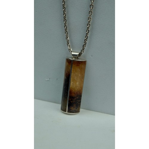 229 - A RARE BLUE JOHN OR FLUORITE PENDANT ON SILVER CHAIN, 

Total weight: 35.3gms