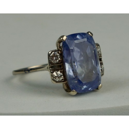 163 - A 15.76CT SAPPHIRE, DIAMOND AND 18CT WHITE GOLD RING, 

Weight 6.6gms 

With certificate from Gemmol... 