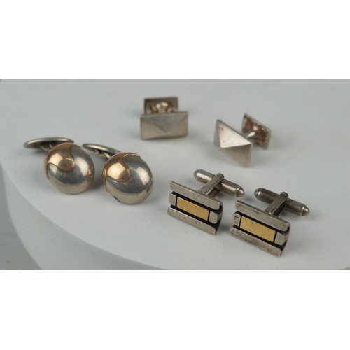 220 - SILVER & 18 GOLD / SILVER & 14K GOLD CUFFLINKS 42gms