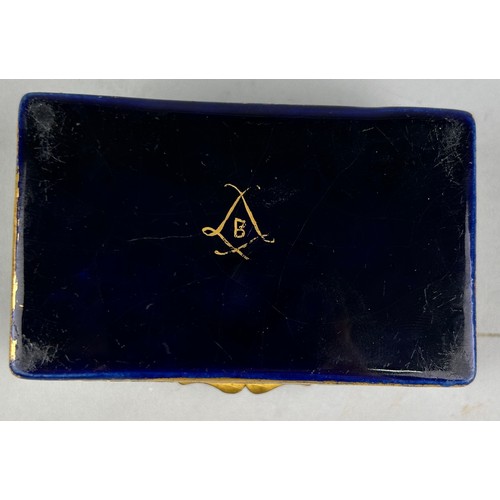 340 - A 19TH CENTURY SEVRES PORCELAIN TRINKET BOX, 

9cm x 5.5cm x 3.5cm 
With central painted panel to li... 