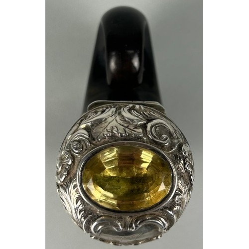 135 - A SCOTTISH SNUFF HORN OR MULL WITH SILVER TOP SET WITH A CITRINE ENGRAVED FOR 'ROBERT SMITH, ENGINEE... 