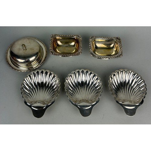 548 - THREE SILVER PLATED SCALLOP SHELL DISHES, A LIDDED DISH AND TWO SALTS (6), 

Scallop dishes 13cm x 1... 