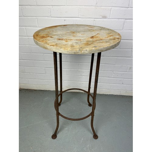 513 - AN IRON STAND WITH A MARBLE TOP IRON 

73cm x 43cm