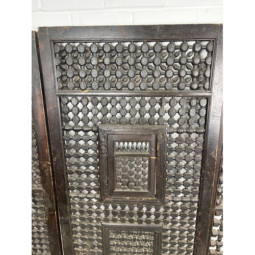 518 - A 19TH CENTURY ANGLO INDIAN SCREEN (IN THREE PARTS)

H 154CM X W 67CM