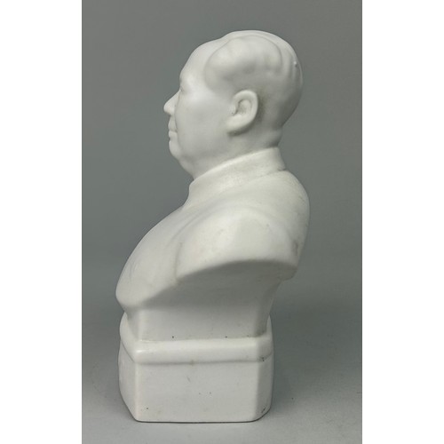 404 - A BISQUE PORCELAIN BUST OF MAO ZEDONG, 

18cm H

Circa 1966-67

Inscribed 'Long Live Chairman Mao' i... 