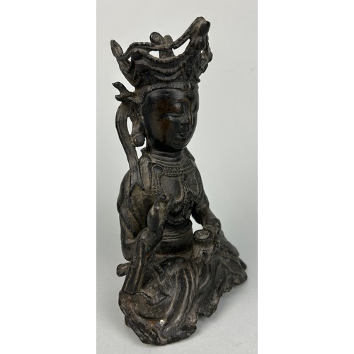 13 - A LATE MING DYNASTY 17TH CENTURY BRONZE FIGURE OF A SEATED GUANYIN, 

16cm x 10cm

Weight 852gms