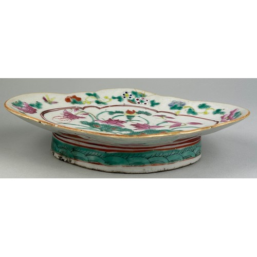 77 - A 19TH CENTURY CHINESE FAMILLE VERTE FOOTED BOWL,

21cm x 15cm x 4cm