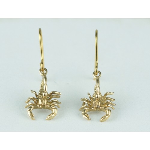 192 - A PAIR OF GOLD SCORPION EARRINGS, 

Weight: 2.8gms
Drop 20mm