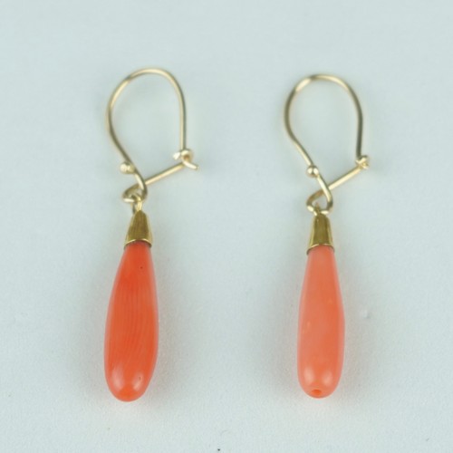 191 - A PAIR OF 14CT CORAL EARRINGS SET IN 14CT GOLD,

Weight: 2.24 gms