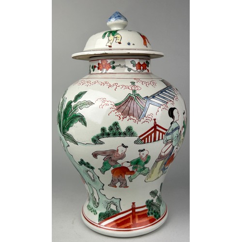 162 - A LARGE CHINESE BALUSTER WUCAI JAR, 

39cm in height. 

Republic period.