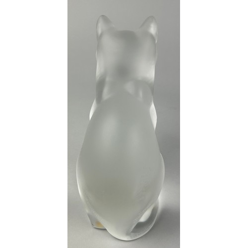 261 - A LARGE LALIQUE FROSTED GLASS CAT, 

21cm H

Signed 'Lalique France' to base.