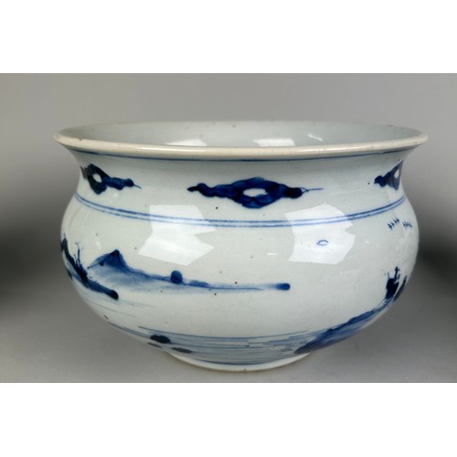 152 - A COLLECTION OF CHINESE KANGXI AND QIANLONG BLUE AND WHITE PORCELAIN,