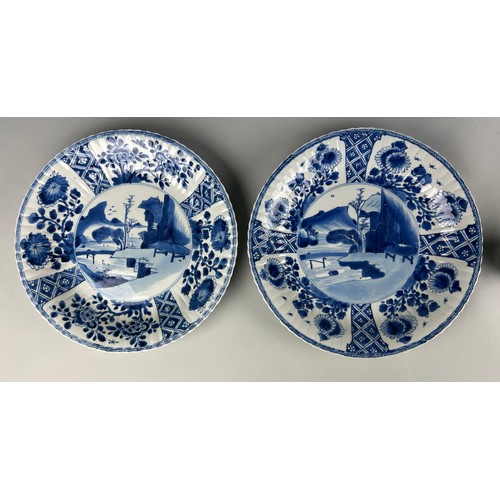 152 - A COLLECTION OF CHINESE KANGXI AND QIANLONG BLUE AND WHITE PORCELAIN,