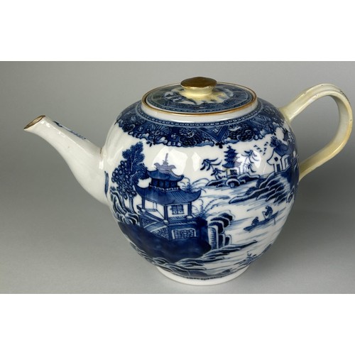 152 - A COLLECTION OF CHINESE KANGXI AND QIANLONG BLUE AND WHITE PORCELAIN,