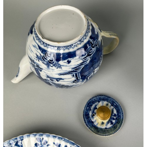 152 - A COLLECTION OF CHINESE KANGXI AND QIANLONG BLUE AND WHITE PORCELAIN,