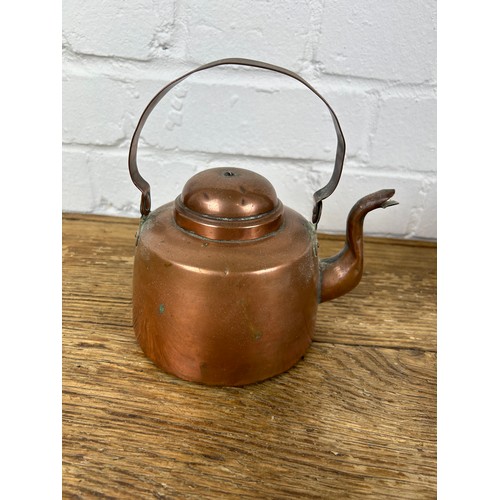 284 - A SET OF FIVE COPPER ITEMS TO INCLUDE PANS, BOXES AND A KETTLE (5)