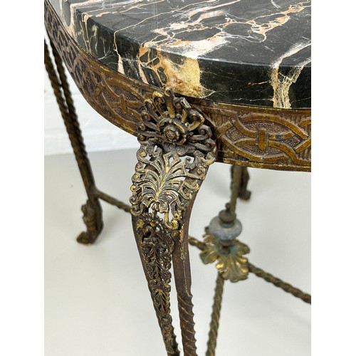 426 - A FRENCH GUERIDON OR OCCASIONAL TABLE WITH MARBLE TOP, 

The bronze base with four legs with acanthu... 