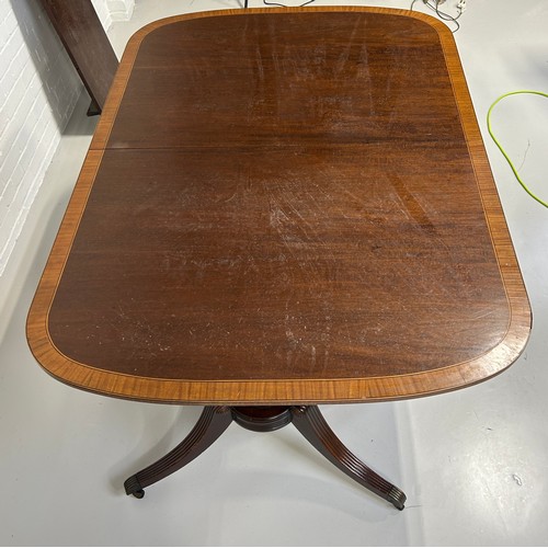 516 - IN THE MANNER OF WILLIAM TILLMAN: A REPRODUCTION MAHOGANY DINING TABLE, 

173cm x 123cm x 75cm