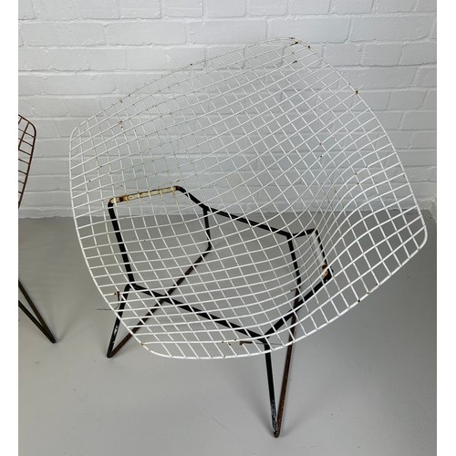 421 - HARRY BERTOIA (ITALIAN-AMERICAN 1915-1978): A PAIR OF 'BERTOIA' CHAIRS, 

76cm W x 85cm H x 70cm D e... 