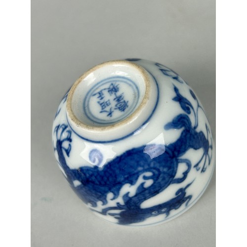 180 - A COLLECTION OF CHINESE CERAMICS (5)