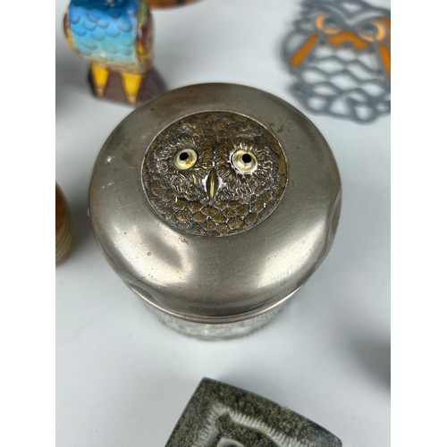 275 - A COLLECTION OF OWL RELATED ITEMS (QTY)